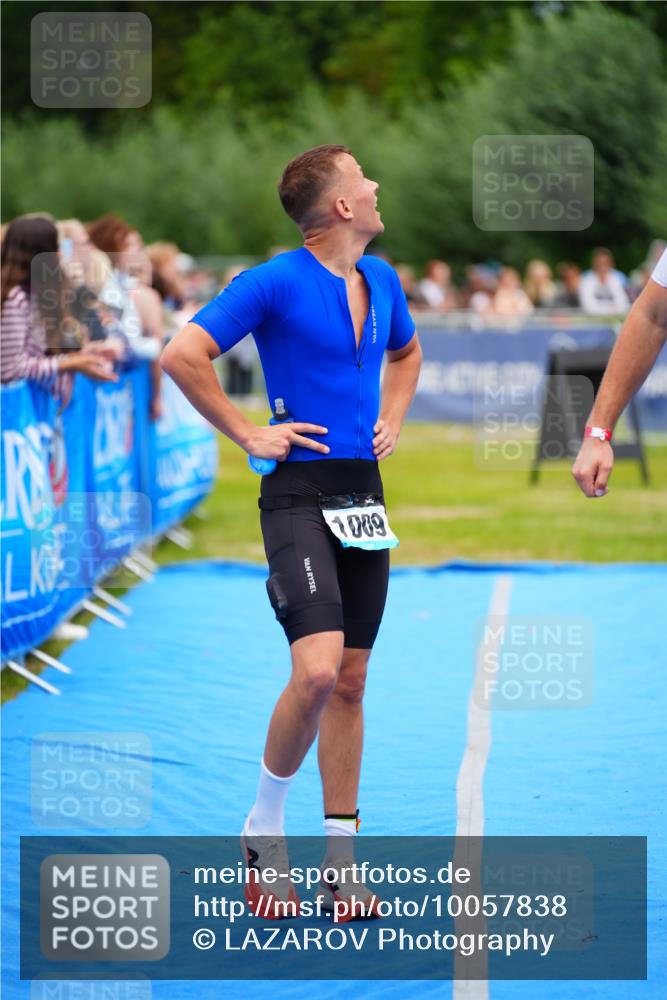 30.08.2026 - Elbe Triathlon Hamburg LAZAROV Photography http://msf.ph/oto/10057838 30.08.2026 11:22:33 Ziel 1009, 1069, 1102 meine-sportfotos.de