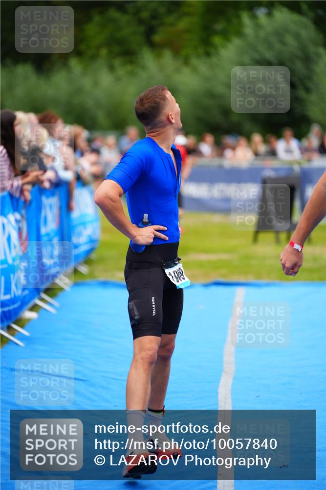 30.08.2026 - Elbe Triathlon Hamburg LAZAROV Photography http://msf.ph/oto/10057840 30.08.2026 11:22:33 Ziel 1009, 1069, 1102 meine-sportfotos.de