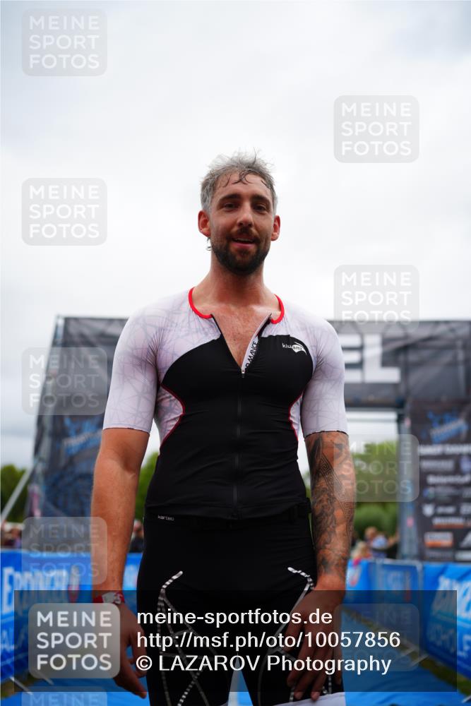 30.08.2026 - Elbe Triathlon Hamburg LAZAROV Photography http://msf.ph/oto/10057856 30.08.2026 11:22:40 Ziel 455, 853, 1102 meine-sportfotos.de