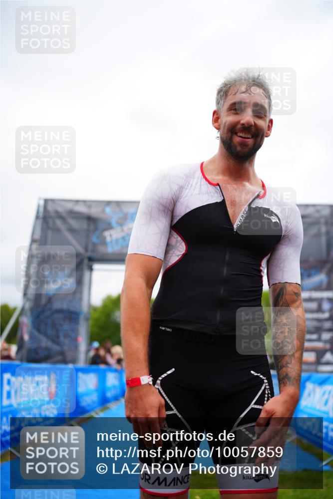 30.08.2026 - Elbe Triathlon Hamburg LAZAROV Photography http://msf.ph/oto/10057859 30.08.2026 11:22:41 Ziel 455, 853, 1210 meine-sportfotos.de