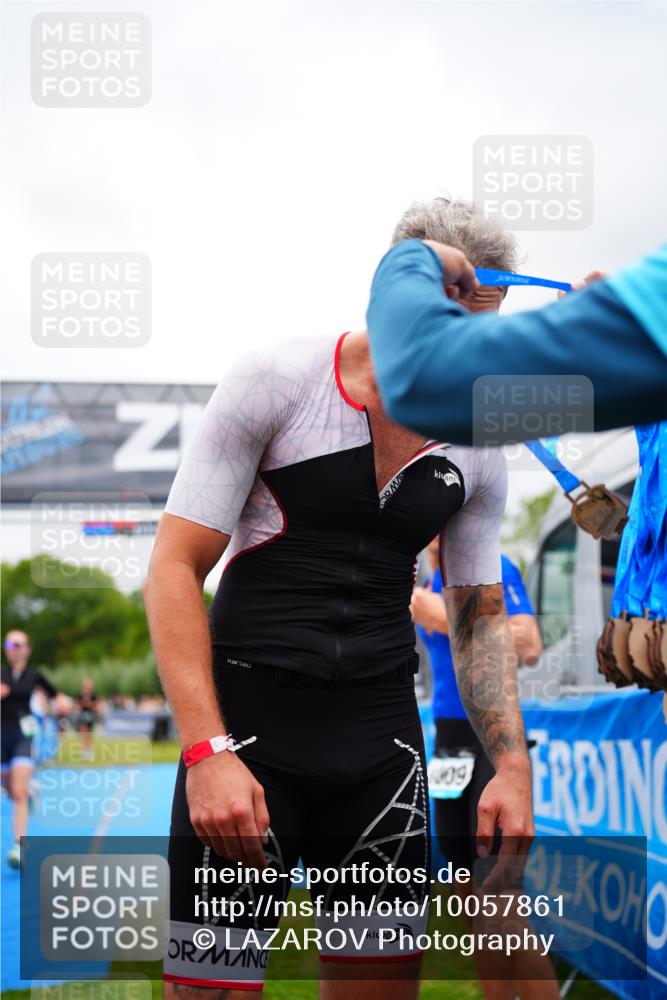 30.08.2026 - Elbe Triathlon Hamburg LAZAROV Photography http://msf.ph/oto/10057861 30.08.2026 11:22:43 Ziel 455, 853, 1210 meine-sportfotos.de