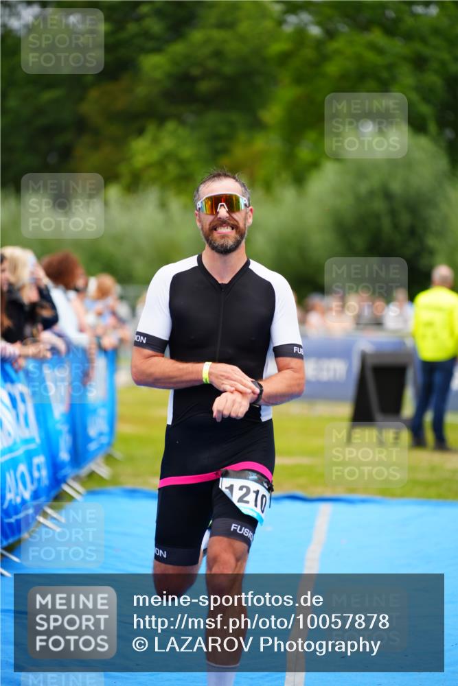 30.08.2026 - Elbe Triathlon Hamburg LAZAROV Photography http://msf.ph/oto/10057878 30.08.2026 11:22:49 Ziel 455, 1210 meine-sportfotos.de