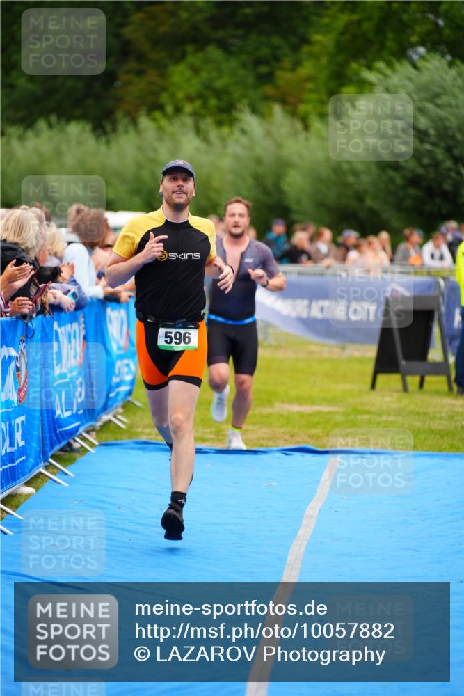 30.08.2026 - Elbe Triathlon Hamburg LAZAROV Photography http://msf.ph/oto/10057882 30.08.2026 11:23:19 Ziel 596, 693, 1040 meine-sportfotos.de