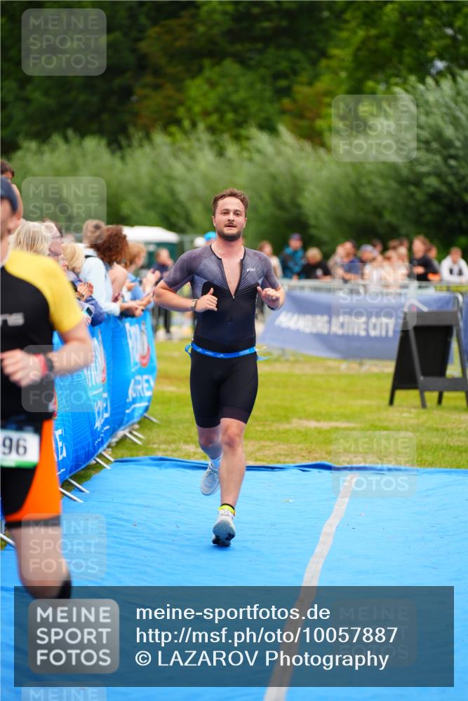30.08.2026 - Elbe Triathlon Hamburg LAZAROV Photography http://msf.ph/oto/10057887 30.08.2026 11:23:20 Ziel 596, 693, 998, 1040, 1109 meine-sportfotos.de