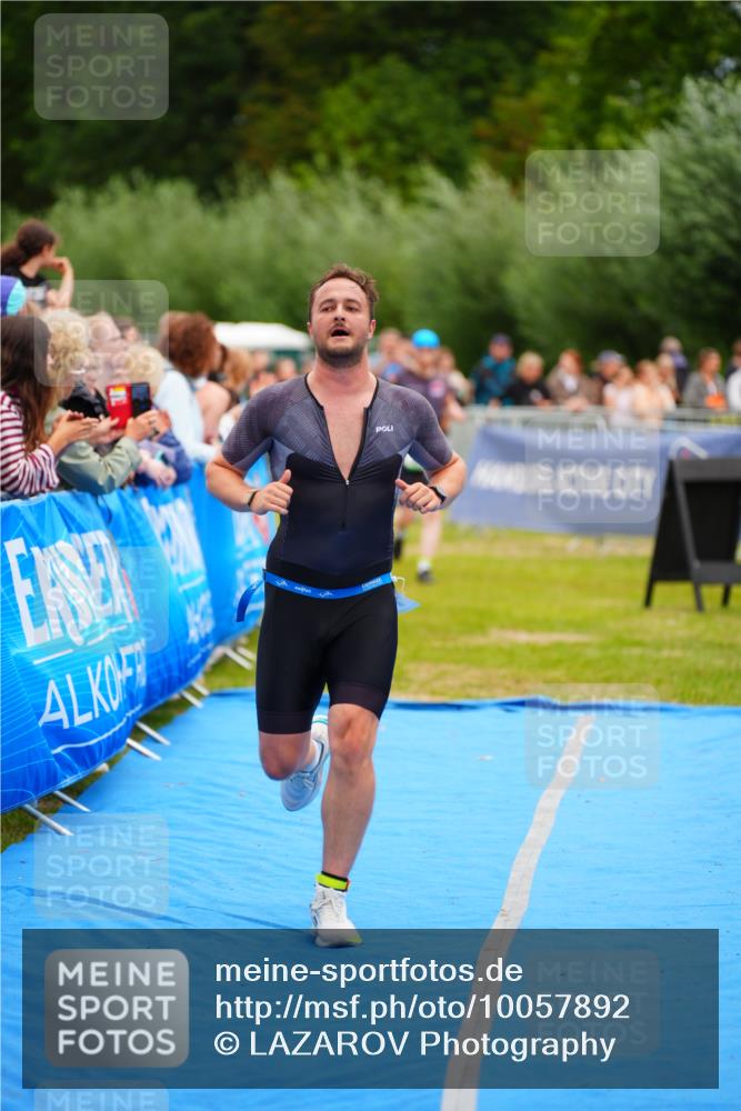 30.08.2026 - Elbe Triathlon Hamburg LAZAROV Photography http://msf.ph/oto/10057892 30.08.2026 11:23:21 Ziel 596, 693, 998, 1040, 1109 meine-sportfotos.de