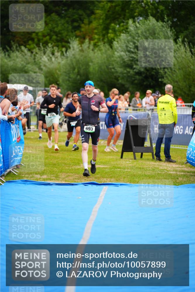 30.08.2026 - Elbe Triathlon Hamburg LAZAROV Photography http://msf.ph/oto/10057899 30.08.2026 11:23:24 Ziel 403, 404, 693, 998, 1040, 1109 meine-sportfotos.de