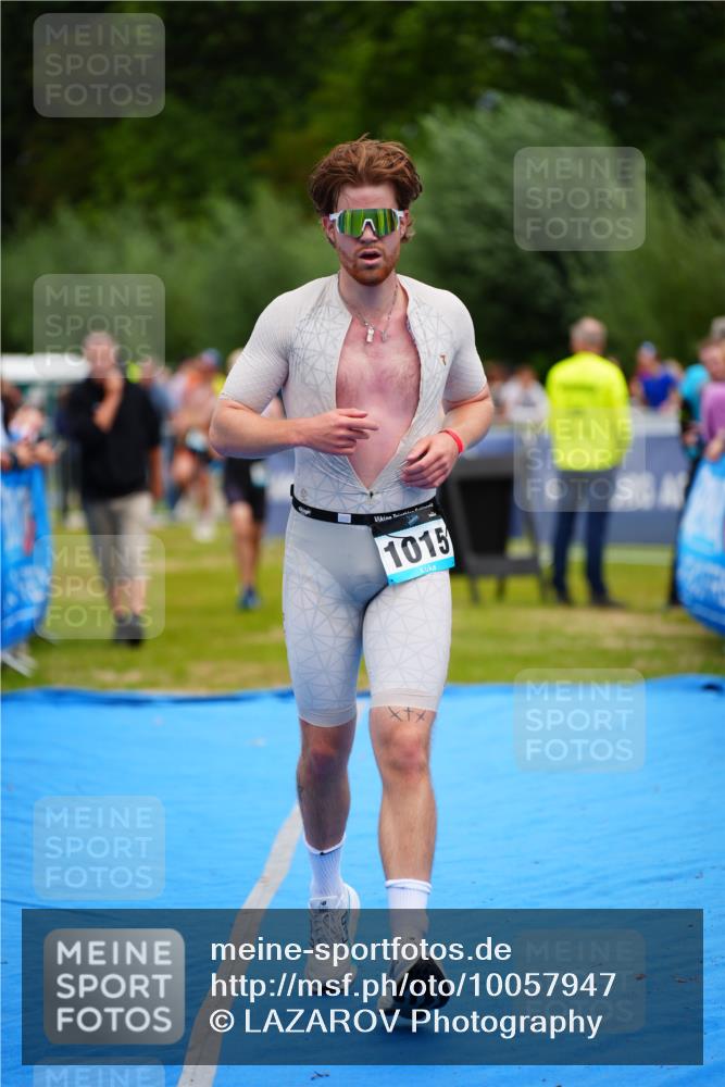 30.08.2026 - Elbe Triathlon Hamburg LAZAROV Photography http://msf.ph/oto/10057947 30.08.2026 11:23:47 Ziel 988, 1015, 1104, 1138 meine-sportfotos.de