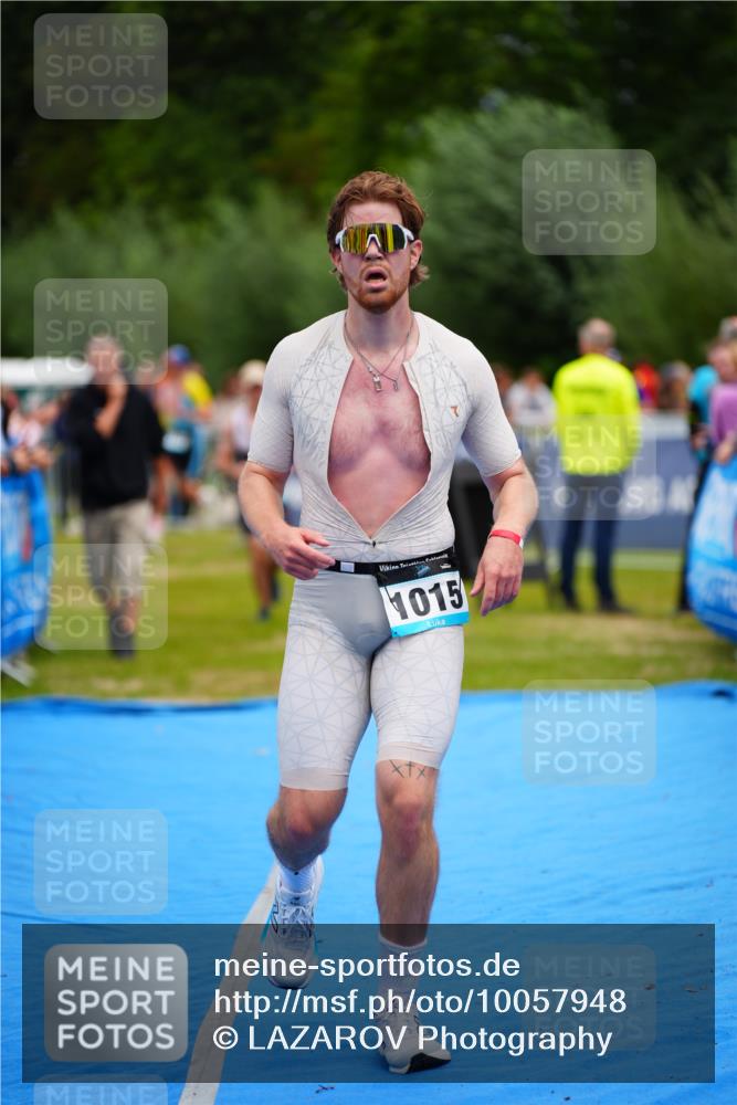 30.08.2026 - Elbe Triathlon Hamburg LAZAROV Photography http://msf.ph/oto/10057948 30.08.2026 11:23:47 Ziel 988, 1015, 1104, 1138 meine-sportfotos.de