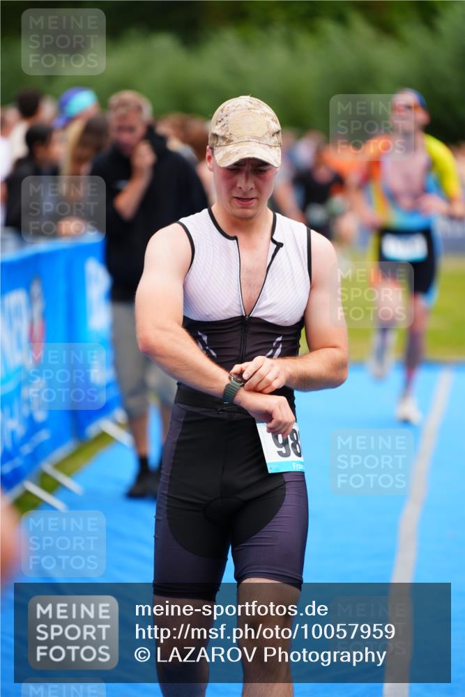 30.08.2026 - Elbe Triathlon Hamburg LAZAROV Photography http://msf.ph/oto/10057959 30.08.2026 11:23:54 Ziel 472, 988, 1006, 1104, 1138 meine-sportfotos.de