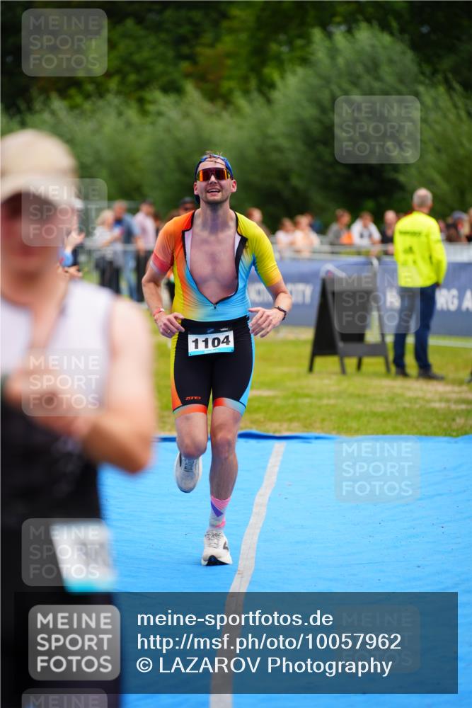 30.08.2026 - Elbe Triathlon Hamburg LAZAROV Photography http://msf.ph/oto/10057962 30.08.2026 11:23:54 Ziel 472, 988, 1006, 1104, 1138 meine-sportfotos.de