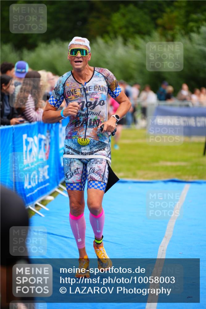 30.08.2026 - Elbe Triathlon Hamburg LAZAROV Photography http://msf.ph/oto/10058003 30.08.2026 11:24:10 Ziel 734, 883, 1314 meine-sportfotos.de