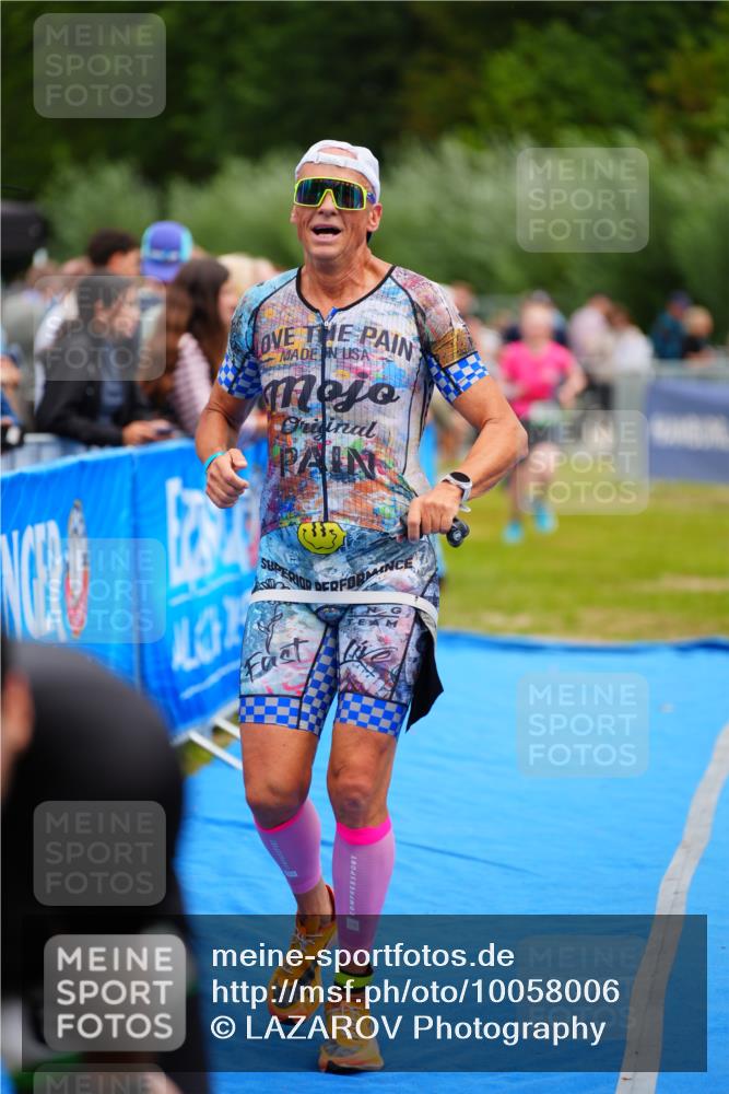 30.08.2026 - Elbe Triathlon Hamburg LAZAROV Photography http://msf.ph/oto/10058006 30.08.2026 11:24:10 Ziel 734, 883, 1314 meine-sportfotos.de
