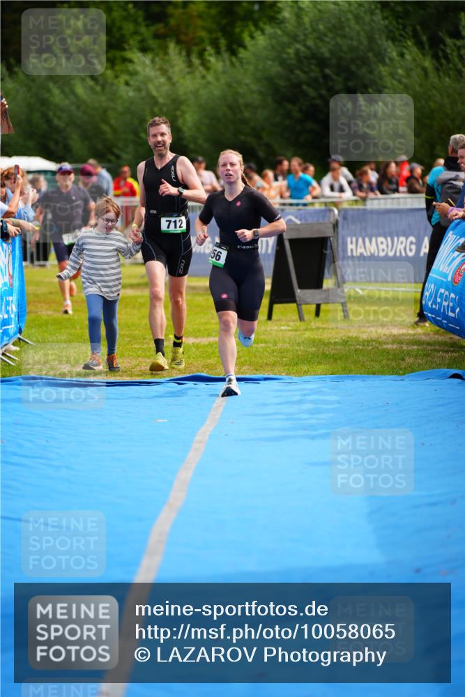 30.08.2026 - Elbe Triathlon Hamburg LAZAROV Photography http://msf.ph/oto/10058065 30.08.2026 11:24:54 Ziel 712, 786, 856, 1208 meine-sportfotos.de