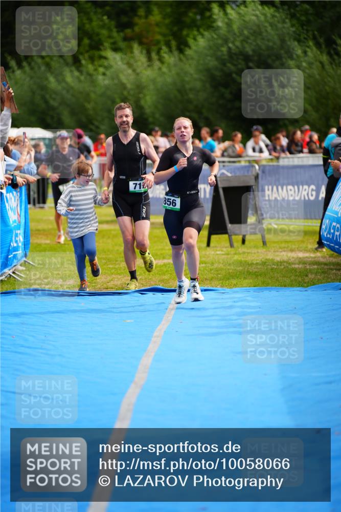 30.08.2026 - Elbe Triathlon Hamburg LAZAROV Photography http://msf.ph/oto/10058066 30.08.2026 11:24:55 Ziel 712, 736, 786, 856, 1208 meine-sportfotos.de