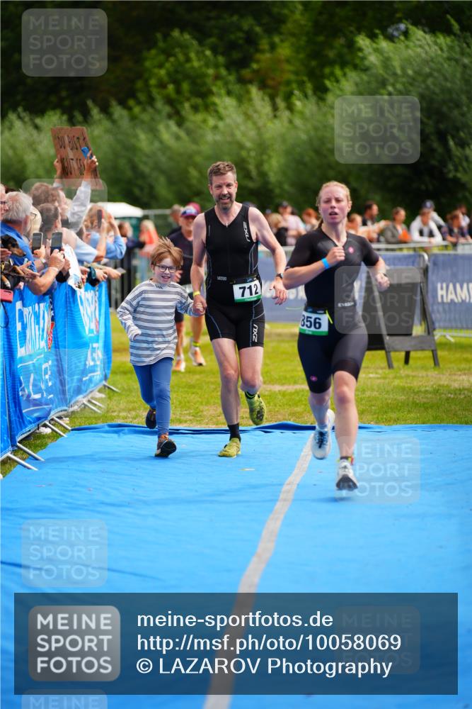 30.08.2026 - Elbe Triathlon Hamburg LAZAROV Photography http://msf.ph/oto/10058069 30.08.2026 11:24:55 Ziel 712, 736, 786, 856, 1208 meine-sportfotos.de
