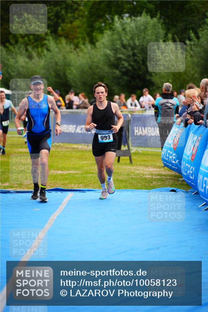 30.08.2026 - Elbe Triathlon Hamburg LAZAROV Photography http://msf.ph/oto/10058123 30.08.2026 11:25:14 Ziel 475, 618, 783, 993 meine-sportfotos.de