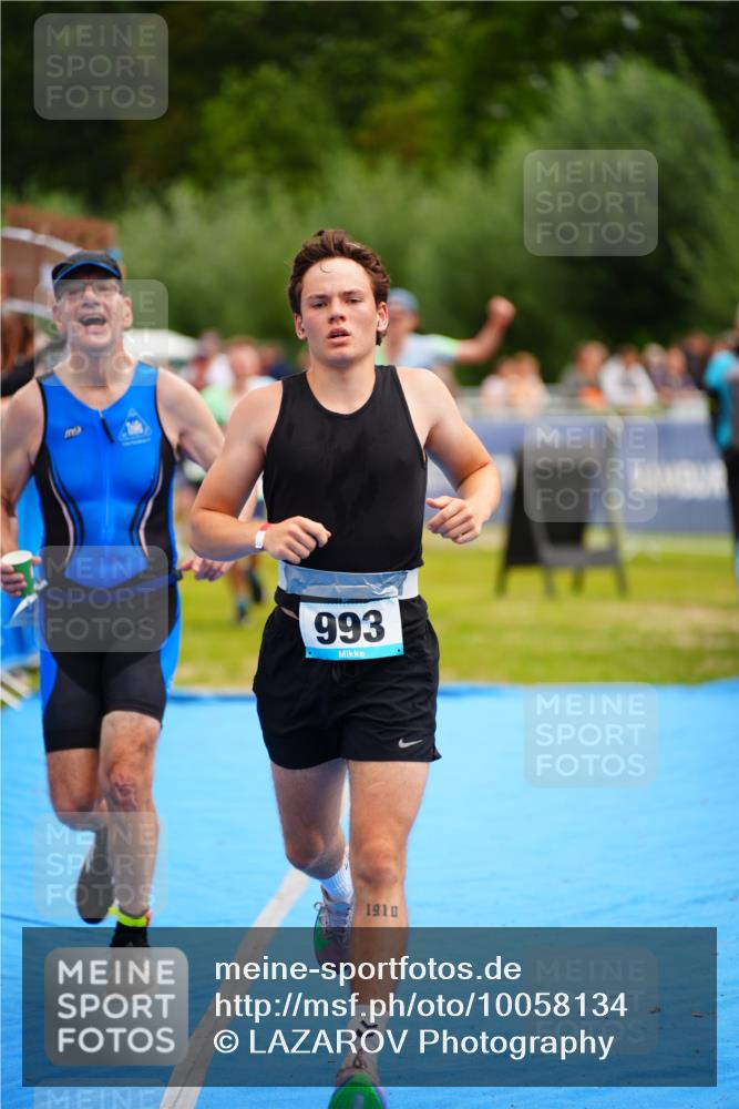 30.08.2026 - Elbe Triathlon Hamburg LAZAROV Photography http://msf.ph/oto/10058134 30.08.2026 11:25:17 Ziel 475, 618, 721, 783, 993, 1007 meine-sportfotos.de