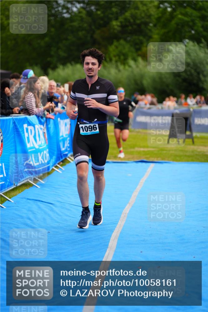 30.08.2026 - Elbe Triathlon Hamburg LAZAROV Photography http://msf.ph/oto/10058161 30.08.2026 11:25:34 Ziel 887, 1096, 1290, 1896 meine-sportfotos.de