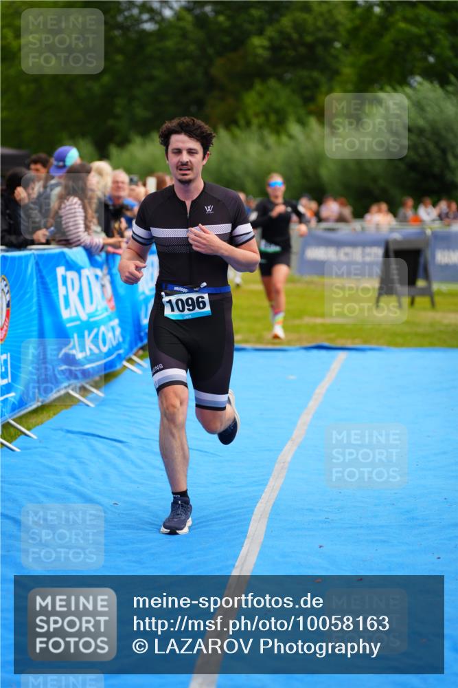 30.08.2026 - Elbe Triathlon Hamburg LAZAROV Photography http://msf.ph/oto/10058163 30.08.2026 11:25:34 Ziel 887, 1096, 1290, 1896 meine-sportfotos.de