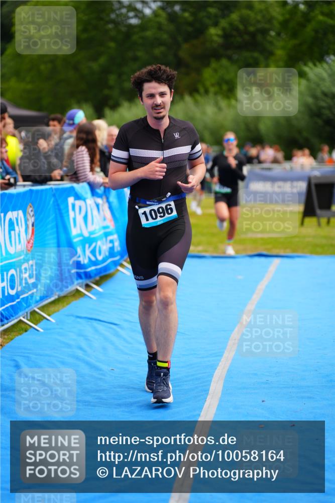 30.08.2026 - Elbe Triathlon Hamburg LAZAROV Photography http://msf.ph/oto/10058164 30.08.2026 11:25:34 Ziel 887, 1096, 1290, 1896 meine-sportfotos.de