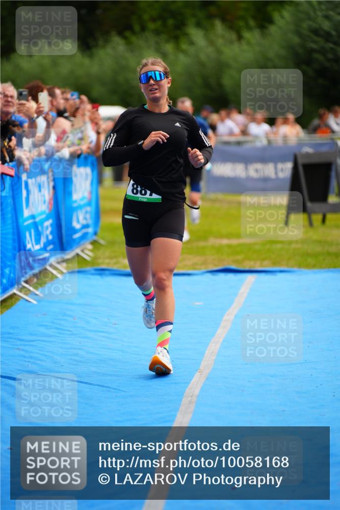 30.08.2026 - Elbe Triathlon Hamburg LAZAROV Photography http://msf.ph/oto/10058168 30.08.2026 11:25:36 Ziel 887, 1096, 1144, 1290, 1896 meine-sportfotos.de