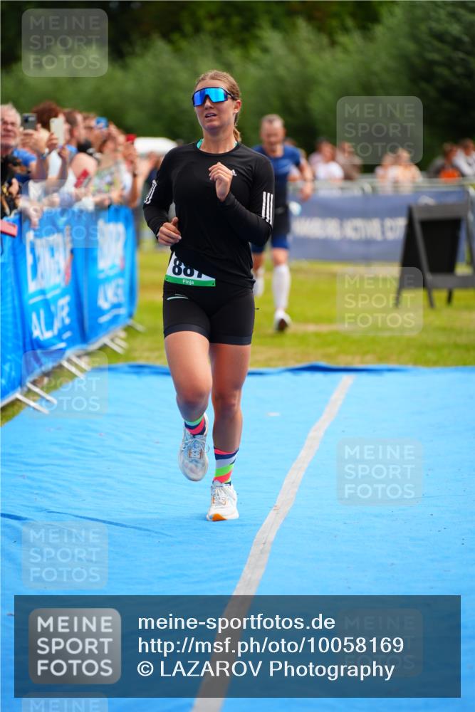 30.08.2026 - Elbe Triathlon Hamburg LAZAROV Photography http://msf.ph/oto/10058169 30.08.2026 11:25:37 Ziel 887, 1096, 1144, 1290, 1896 meine-sportfotos.de