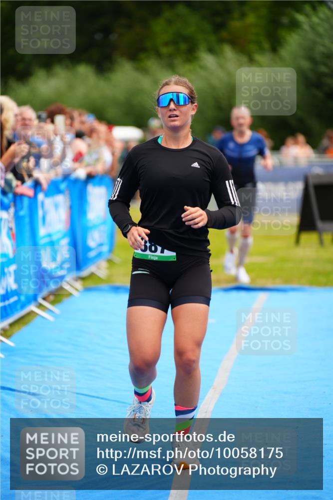 30.08.2026 - Elbe Triathlon Hamburg LAZAROV Photography http://msf.ph/oto/10058175 30.08.2026 11:25:37 Ziel 887, 1096, 1144, 1290, 1896 meine-sportfotos.de