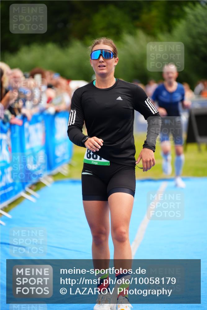 30.08.2026 - Elbe Triathlon Hamburg LAZAROV Photography http://msf.ph/oto/10058179 30.08.2026 11:25:38 Ziel 887, 1144, 1290, 1896 meine-sportfotos.de