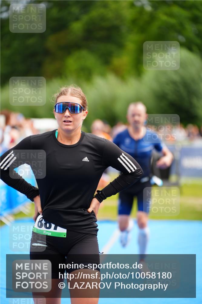 30.08.2026 - Elbe Triathlon Hamburg LAZAROV Photography http://msf.ph/oto/10058180 30.08.2026 11:25:39 Ziel 887, 1144, 1290, 1896 meine-sportfotos.de