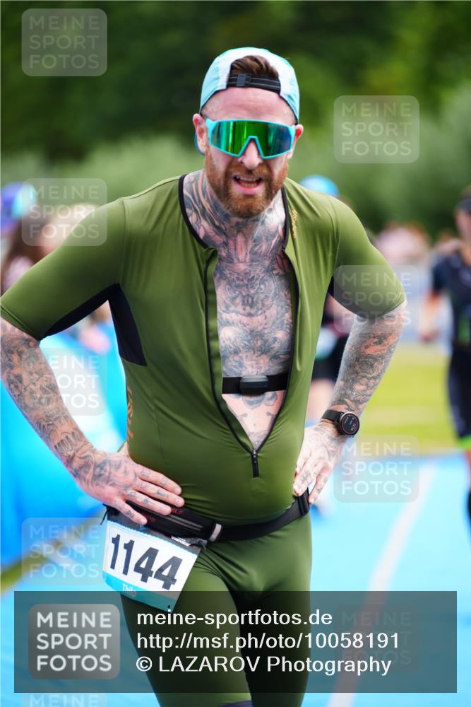 30.08.2026 - Elbe Triathlon Hamburg LAZAROV Photography http://msf.ph/oto/10058191 30.08.2026 11:25:49 Ziel 556, 576, 948 meine-sportfotos.de
