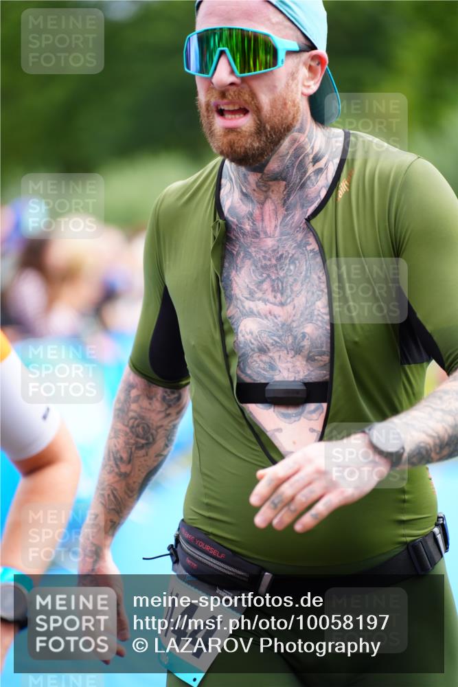 30.08.2026 - Elbe Triathlon Hamburg LAZAROV Photography http://msf.ph/oto/10058197 30.08.2026 11:25:50 Ziel 556, 576, 948 meine-sportfotos.de