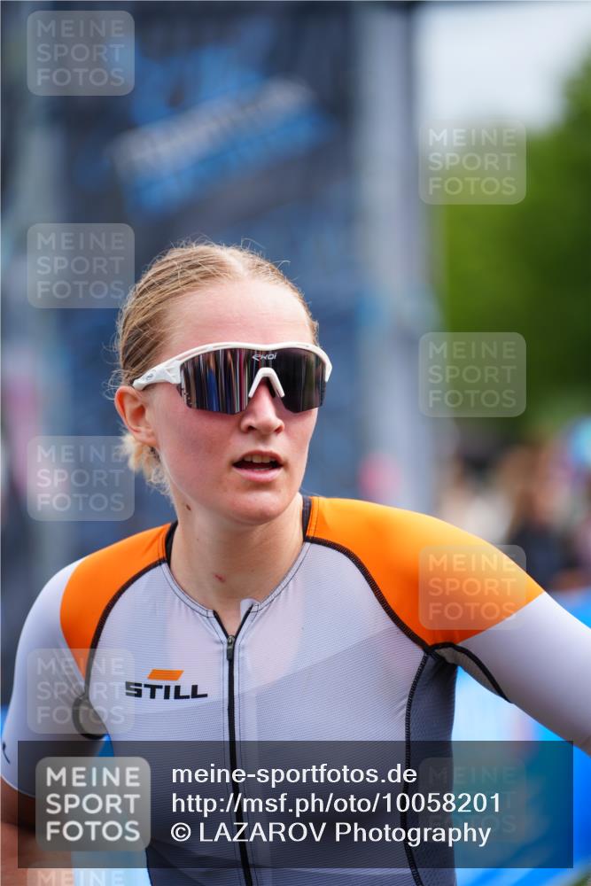 30.08.2026 - Elbe Triathlon Hamburg LAZAROV Photography http://msf.ph/oto/10058201 30.08.2026 11:25:51 Ziel 556, 576, 948 meine-sportfotos.de