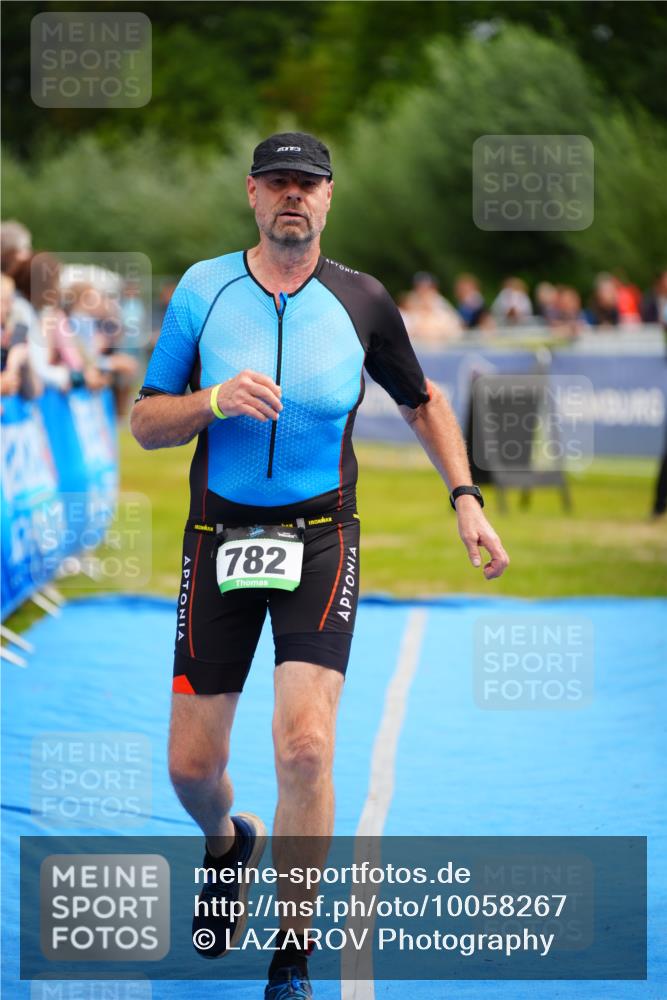 30.08.2026 - Elbe Triathlon Hamburg LAZAROV Photography http://msf.ph/oto/10058267 30.08.2026 11:26:38 Ziel 457, 782, 1249 meine-sportfotos.de