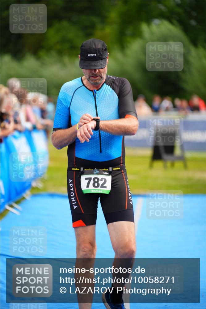 30.08.2026 - Elbe Triathlon Hamburg LAZAROV Photography http://msf.ph/oto/10058271 30.08.2026 11:26:39 Ziel 457, 782, 1249 meine-sportfotos.de