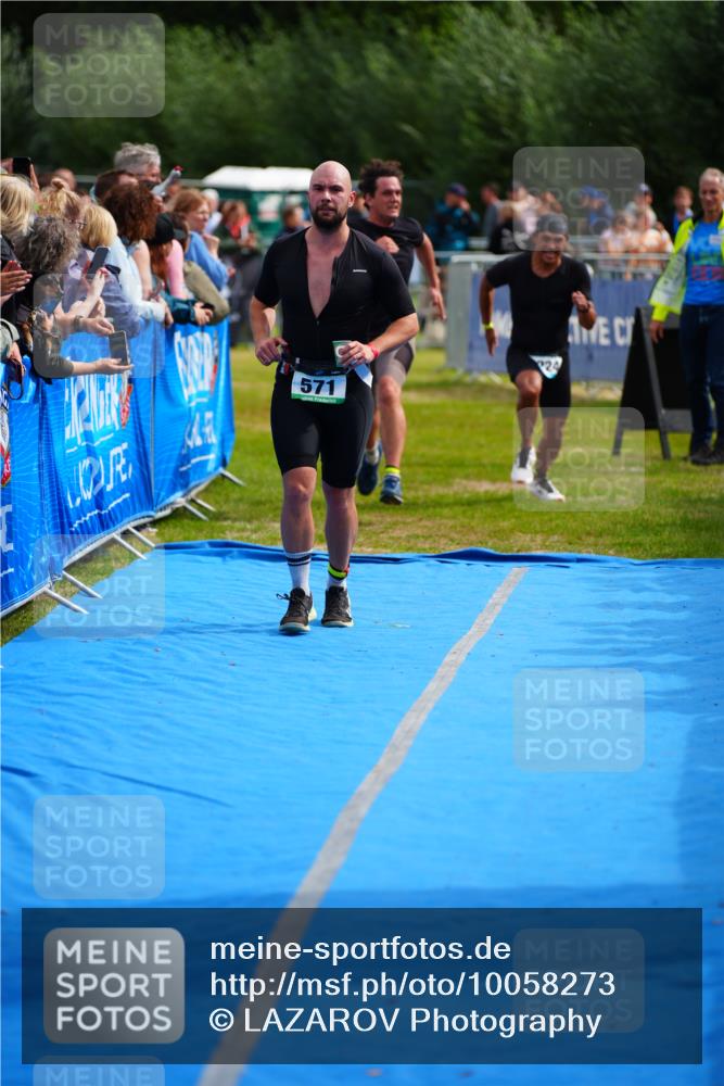 30.08.2026 - Elbe Triathlon Hamburg LAZAROV Photography http://msf.ph/oto/10058273 30.08.2026 11:26:47 Ziel 571, 1119, 1224 meine-sportfotos.de