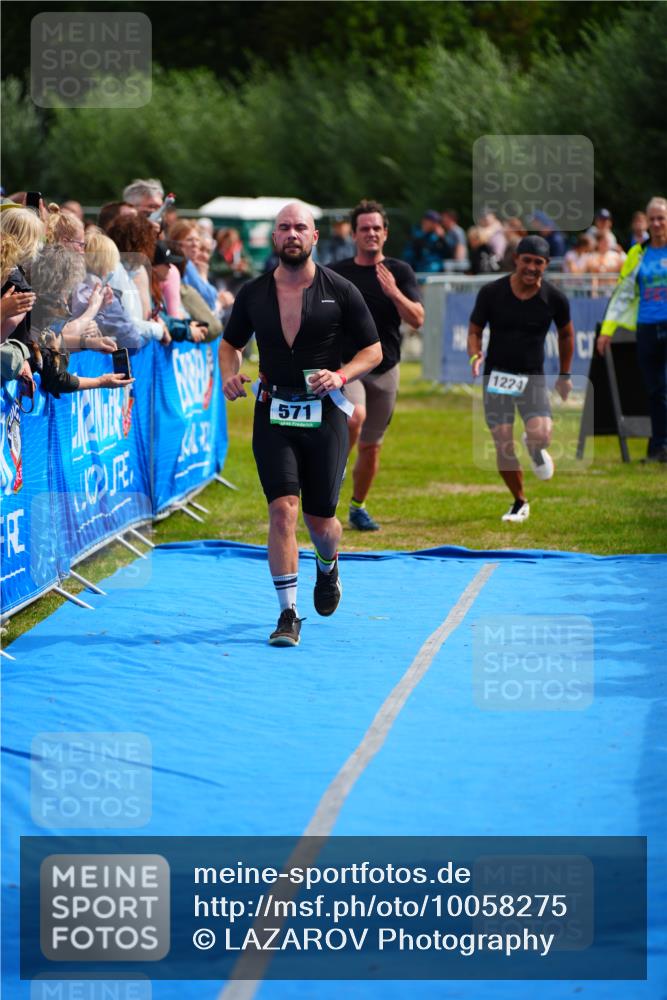 30.08.2026 - Elbe Triathlon Hamburg LAZAROV Photography http://msf.ph/oto/10058275 30.08.2026 11:26:48 Ziel 571, 1119, 1203, 1224 meine-sportfotos.de