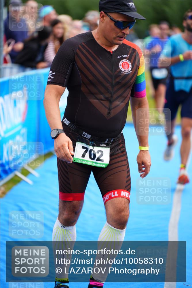 30.08.2026 - Elbe Triathlon Hamburg LAZAROV Photography http://msf.ph/oto/10058310 30.08.2026 11:27:04 Ziel 702, 1110, 1172, 1194, 1275 meine-sportfotos.de