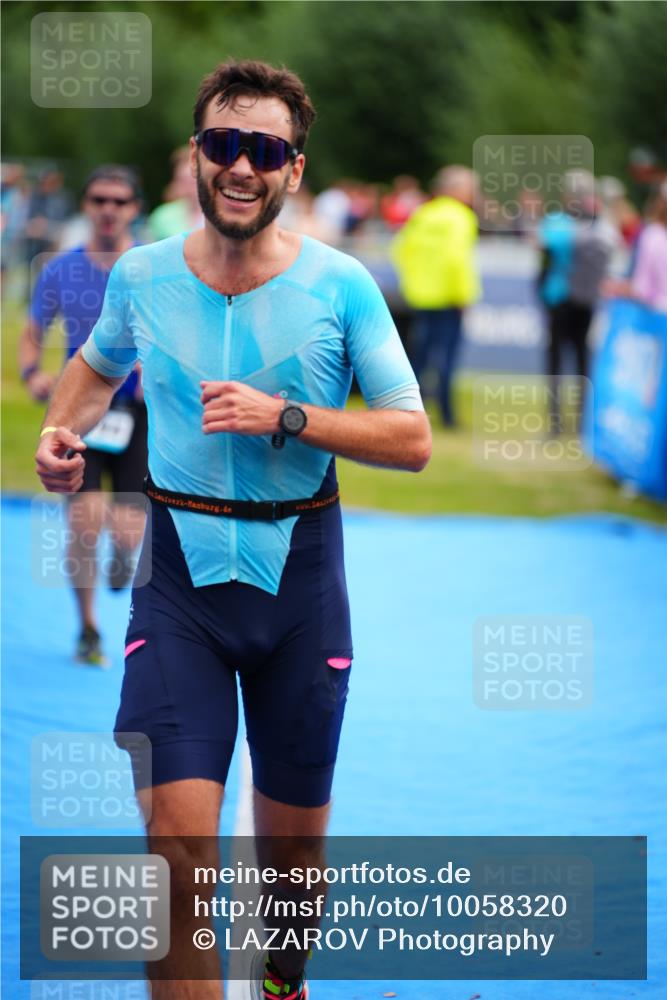 30.08.2026 - Elbe Triathlon Hamburg LAZAROV Photography http://msf.ph/oto/10058320 30.08.2026 11:27:06 Ziel 702, 1110, 1172, 1194 meine-sportfotos.de