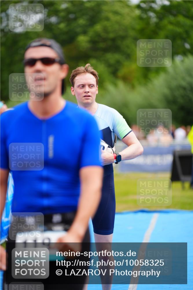 30.08.2026 - Elbe Triathlon Hamburg LAZAROV Photography http://msf.ph/oto/10058325 30.08.2026 11:27:11 Ziel 1110, 1194, 1320 meine-sportfotos.de
