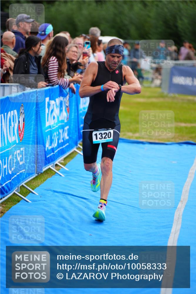 30.08.2026 - Elbe Triathlon Hamburg LAZAROV Photography http://msf.ph/oto/10058333 30.08.2026 11:27:17 Ziel 1320 meine-sportfotos.de