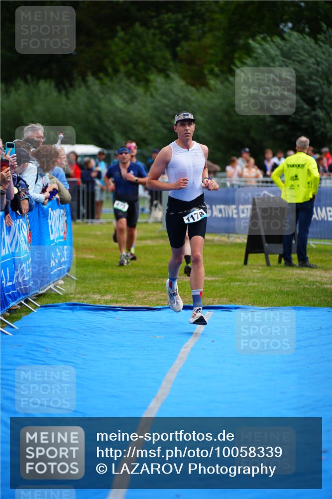 30.08.2026 - Elbe Triathlon Hamburg LAZAROV Photography http://msf.ph/oto/10058339 30.08.2026 11:27:30 Ziel 672, 1121, 1134, 1178 meine-sportfotos.de