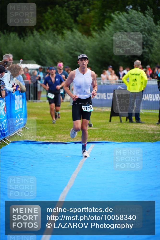 30.08.2026 - Elbe Triathlon Hamburg LAZAROV Photography http://msf.ph/oto/10058340 30.08.2026 11:27:31 Ziel 672, 1121, 1134, 1178 meine-sportfotos.de