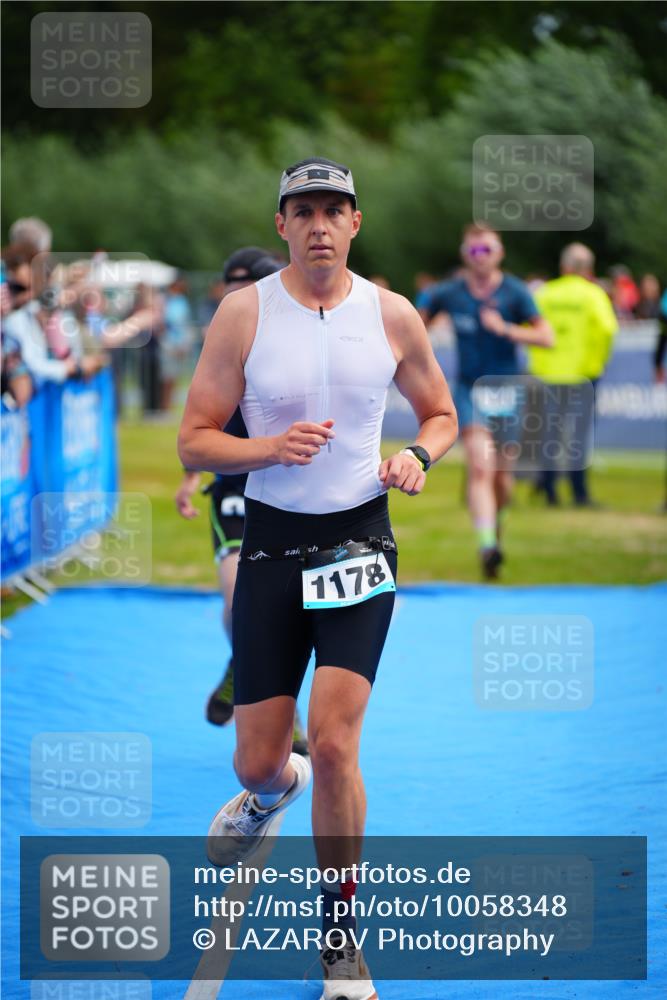 30.08.2026 - Elbe Triathlon Hamburg LAZAROV Photography http://msf.ph/oto/10058348 30.08.2026 11:27:33 Ziel 672, 1121, 1134, 1178 meine-sportfotos.de