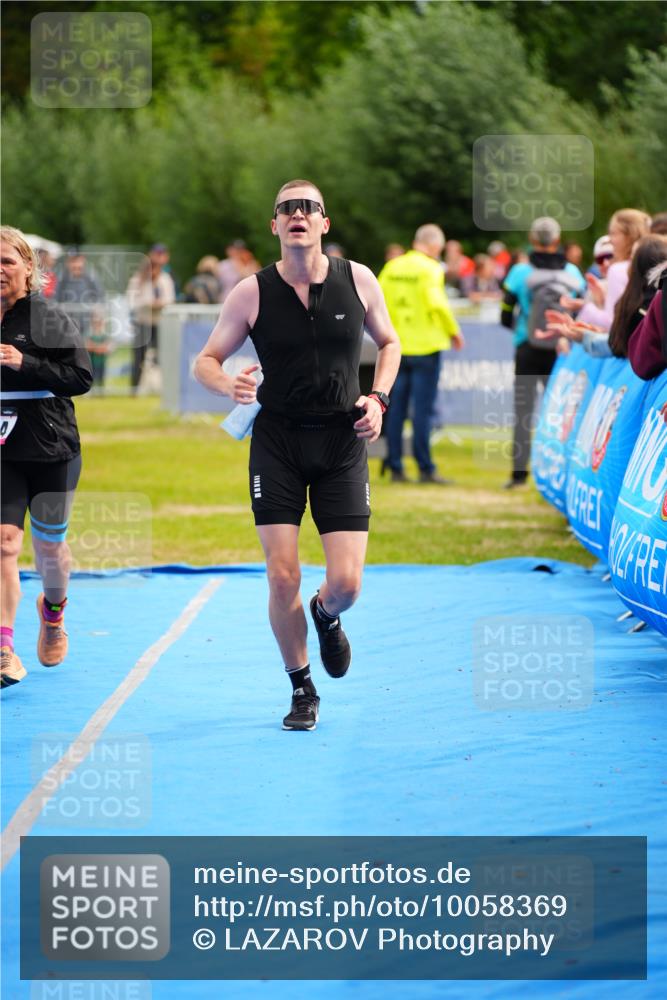 30.08.2026 - Elbe Triathlon Hamburg LAZAROV Photography http://msf.ph/oto/10058369 30.08.2026 11:27:44 Ziel 364, 1074 meine-sportfotos.de
