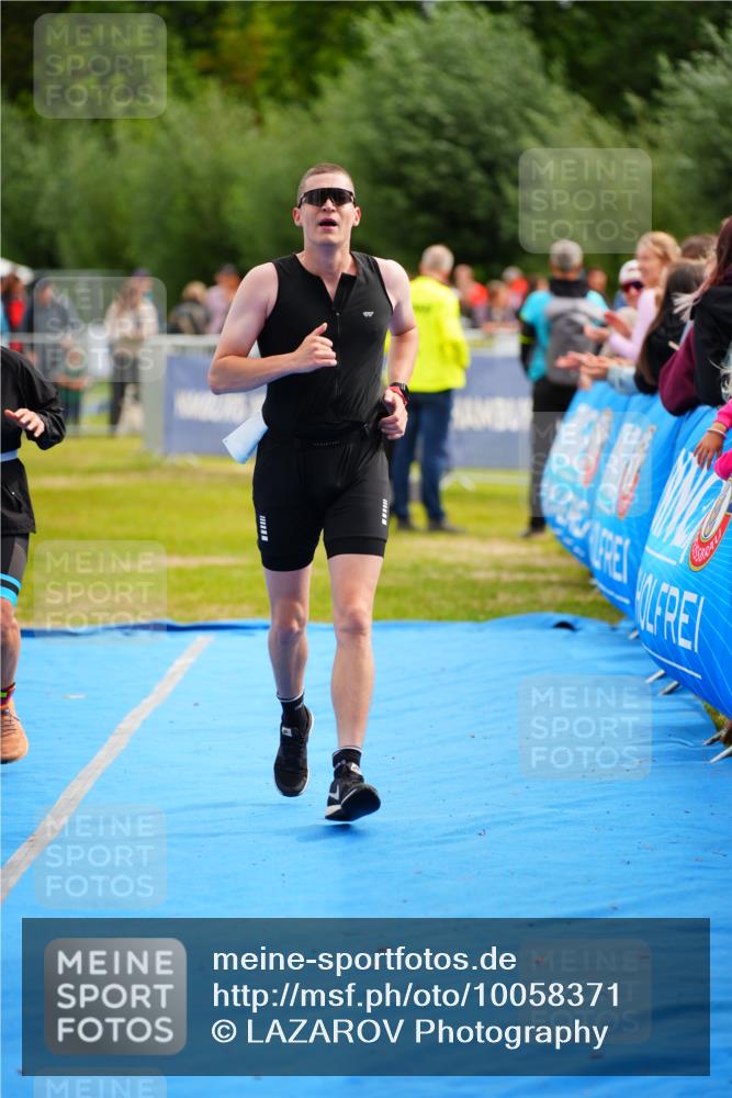 30.08.2026 - Elbe Triathlon Hamburg LAZAROV Photography http://msf.ph/oto/10058371 30.08.2026 11:27:44 Ziel 364, 1074 meine-sportfotos.de