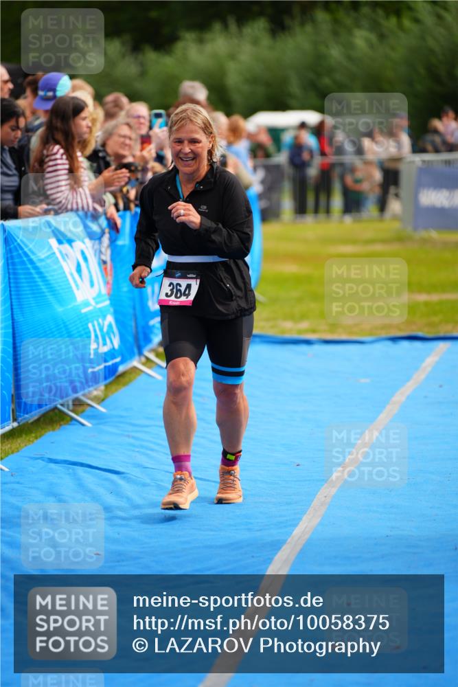 30.08.2026 - Elbe Triathlon Hamburg LAZAROV Photography http://msf.ph/oto/10058375 30.08.2026 11:27:45 Ziel 364, 1074 meine-sportfotos.de