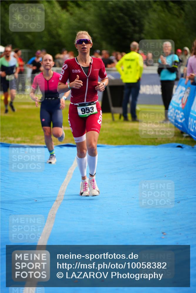 30.08.2026 - Elbe Triathlon Hamburg LAZAROV Photography http://msf.ph/oto/10058382 30.08.2026 11:27:54 Ziel 587, 874, 953, 1065, 1068 meine-sportfotos.de