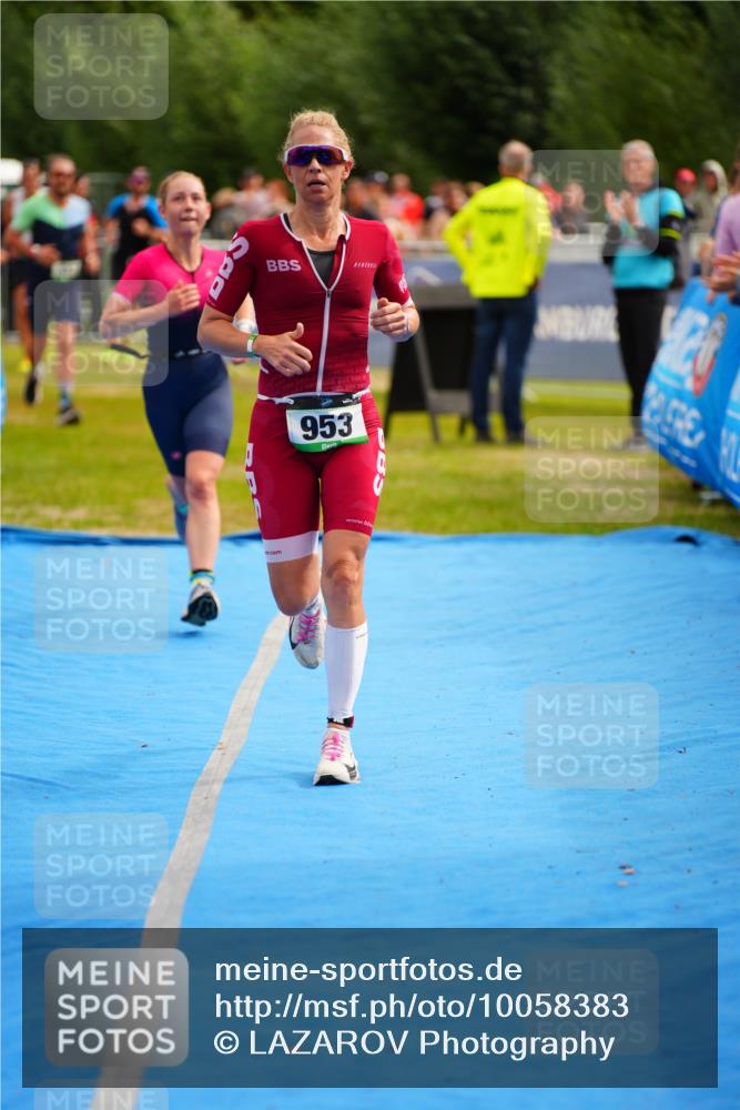 30.08.2026 - Elbe Triathlon Hamburg LAZAROV Photography http://msf.ph/oto/10058383 30.08.2026 11:27:54 Ziel 587, 874, 953, 1065, 1068 meine-sportfotos.de