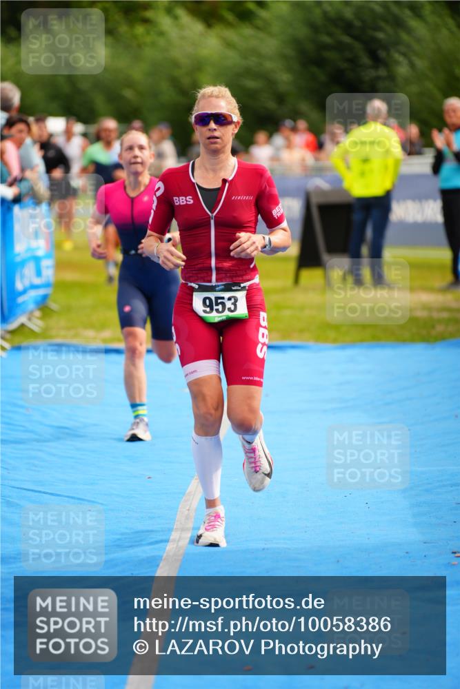 30.08.2026 - Elbe Triathlon Hamburg LAZAROV Photography http://msf.ph/oto/10058386 30.08.2026 11:27:54 Ziel 587, 874, 953, 1065, 1068 meine-sportfotos.de