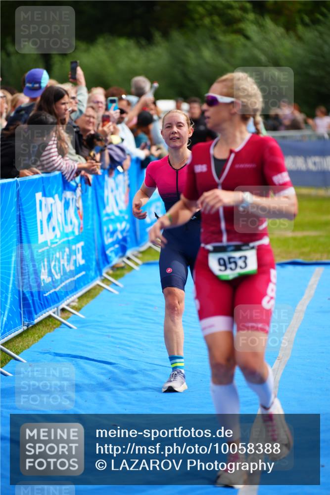 30.08.2026 - Elbe Triathlon Hamburg LAZAROV Photography http://msf.ph/oto/10058388 30.08.2026 11:27:55 Ziel 587, 874, 953, 1065, 1068, 1103 meine-sportfotos.de